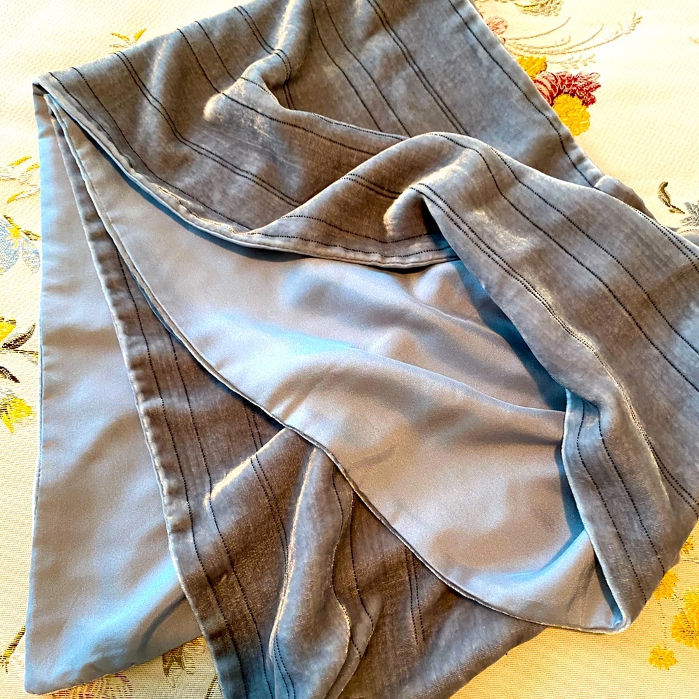 Giorgio Armani Silver Grey Velvet Silk Scarf 31.5”x9.5”